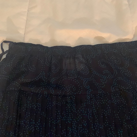 Schrader Blue Pleated Skirt - Picture 4 of 9